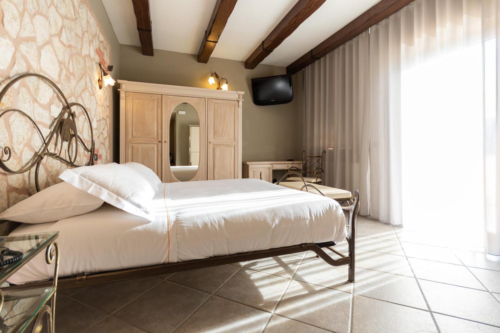 Hotel Don Luis Castel Di Sangro Eksteriør bilde