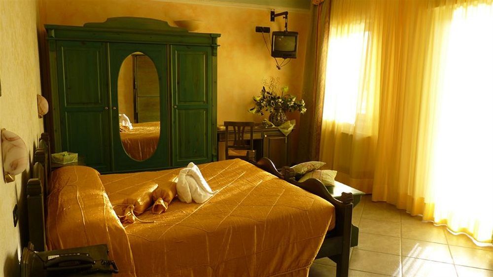 Hotel Don Luis Castel Di Sangro Eksteriør bilde